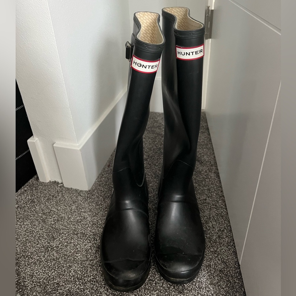 Hunter black rain boots. Women’s size 8.5